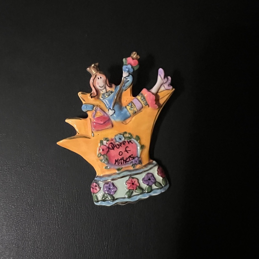 Heather Goldmine💥Vintage💥Queen of Mothers Brooch